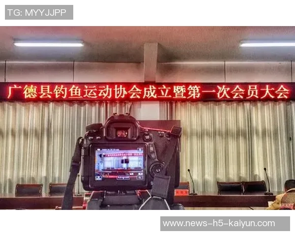 西蒙斯热爱钓鱼运动以真诚信仰推广钓鱼文化